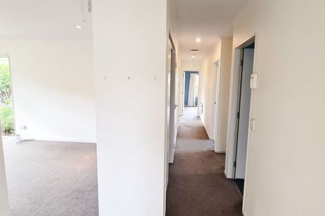 Photo of property in 9 James Nairn Grove, Riverstone Terraces, Upper Hutt, 5018