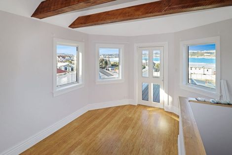Photo of property in 242 Sutherland Road, Lyall Bay, Wellington, 6022