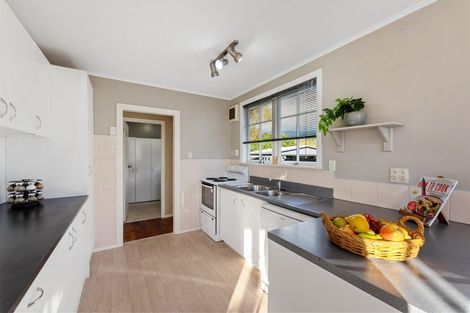 Photo of property in 54 Brightwater Crescent, Totara Park, Upper Hutt, 5018