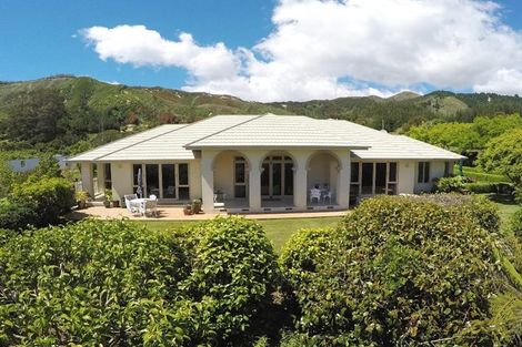 Photo of property in 48 Nyhane Drive, Ligar Bay, Takaka, 7183