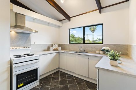 Photo of property in 1/729 Swanson Road, Swanson, Auckland, 0612