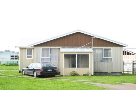 Photo of property in 96 Blake Street, Waitara, 4320