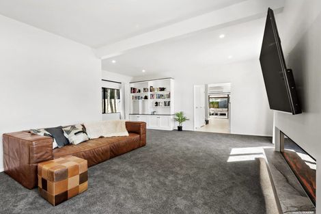 Photo of property in 6a Tallington Crescent, Torbay, Auckland, 0630