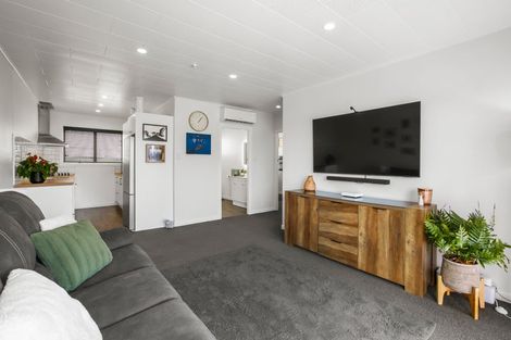 Photo of property in 76b Eliot Street, New Plymouth, 4310