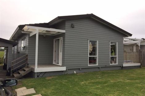 Photo of property in 66 De Quincey Terrace, Highland Park, Auckland, 2010