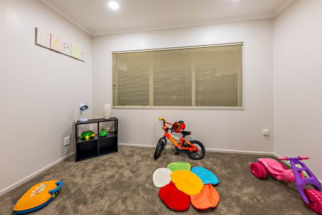 Photo of property in 31 Muirfield Street, Wattle Downs, Auckland, 2103