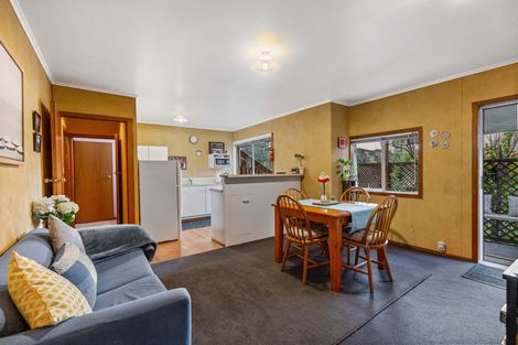 Photo of property in 24 Kaurilands Road, Titirangi, Auckland, 0604
