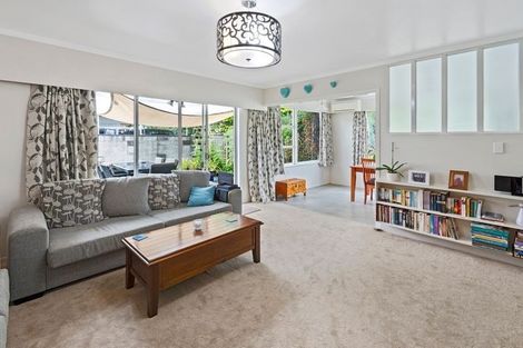 Photo of property in 1/46 Scenic Drive, Manurewa, Auckland, 2102
