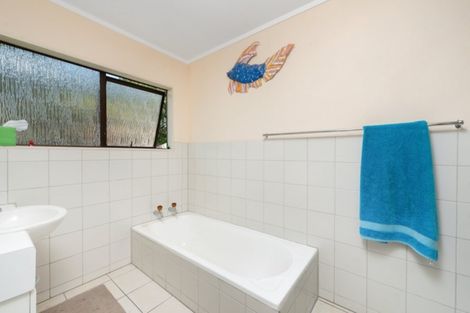 Photo of property in 6a Cumberland Crescent, Welcome Bay, Tauranga, 3112