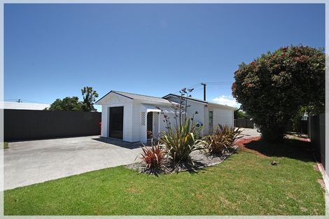 Photo of property in 9 Rosvall Place, Foxton Beach, Foxton, 4815