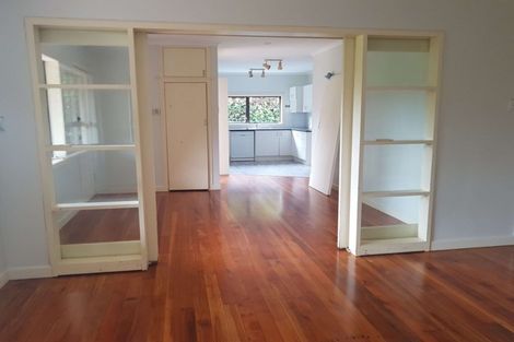 Photo of property in 37 Pakuranga Road, Pakuranga, Auckland, 2010