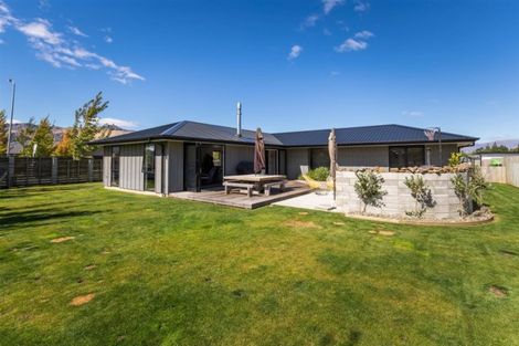 Photo of property in 2 Little Maude Drive, Lake Hawea, Wanaka, 9382