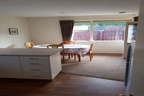 Photo of property in 2/15 Honeysuckle Place, Northcote, Christchurch, 8052