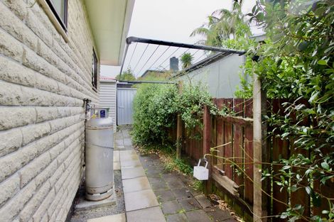 Photo of property in 2a Taipari Road, Te Atatu Peninsula, Auckland, 0610