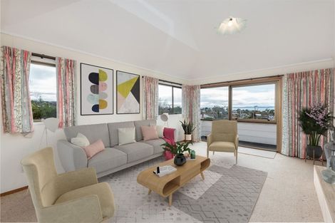 Photo of property in 1/47 Uxbridge Road, Mellons Bay, Auckland, 2014