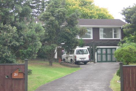 Photo of property in 21 Ramillies Place, Glenfield, Auckland, 0629