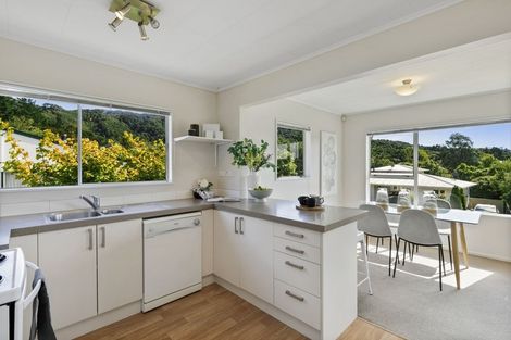 Photo of property in 43 Holland Street, Wainuiomata, Lower Hutt, 5014