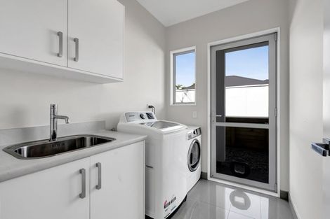 Photo of property in 18 Parkvue Drive, Bell Block, New Plymouth, 4312