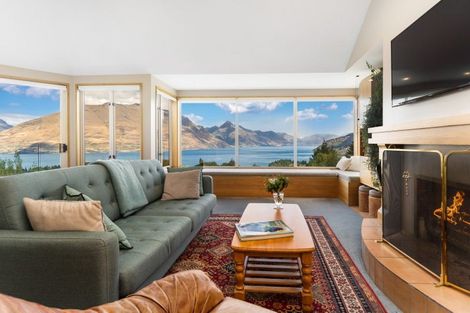 Photo of property in 5 Windsor Place, Queenstown, 9300