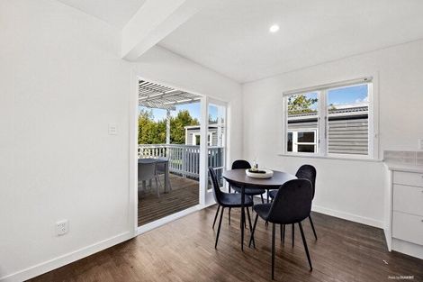 Photo of property in 56 Dale Crescent, Pakuranga, Auckland, 2010
