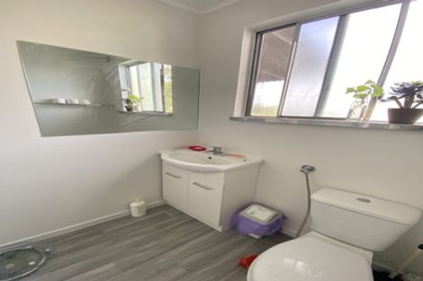 Photo of property in 2/14 Downing Street, Glenfield, Auckland, 0629