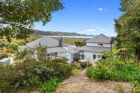 Photo of property in 22 Beach Road, Onerahi, Whangarei, 0110