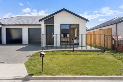 Photo of property in 15 Matuku Place, Katikati, 3178
