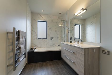 Photo of property in 55 Jacks Point Rise, Jacks Point, Queenstown, 9371