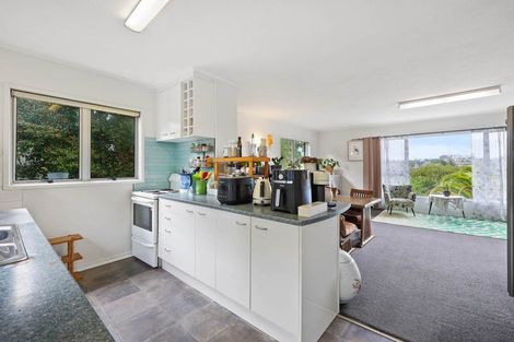 Photo of property in 1/66 Cockayne Crescent, Sunnynook, Auckland, 0620