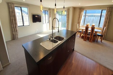 Photo of property in 29 Papaumu Green, Parklands, Christchurch, 8083