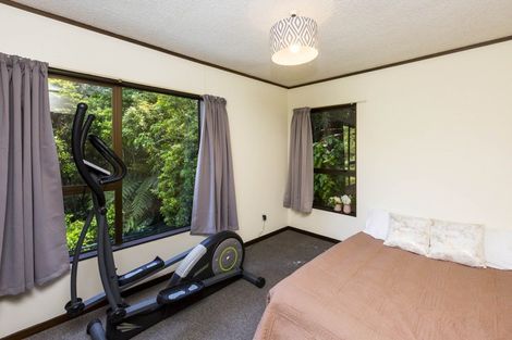 Photo of property in 27 Fendalton Crescent, Pinehaven, Upper Hutt, 5019