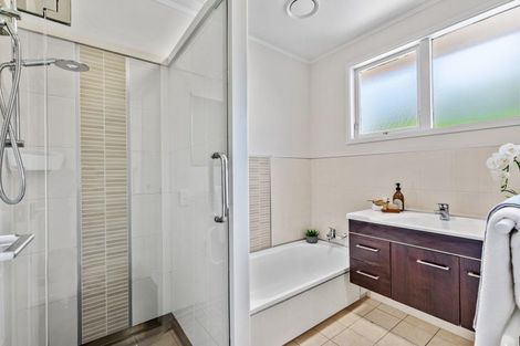 Photo of property in 10 Emily Lane, Greenhithe, Auckland, 0632