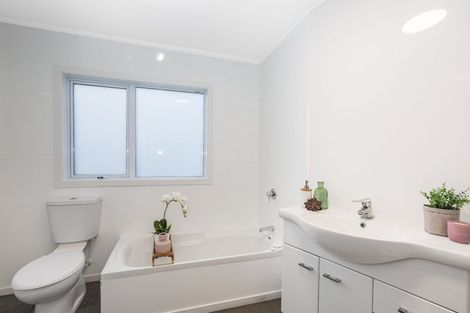 Photo of property in 30 Chaffey Crescent, Titahi Bay, Porirua, 5022