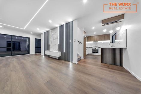 Photo of property in 106b Edgewater Drive, Pakuranga, Auckland, 2010