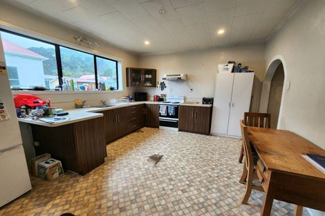 Photo of property in 37 Shakespeare Street, Greymouth, 7805