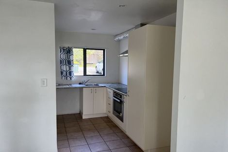 Photo of property in 11/44 Fields Parade, Oteha, Auckland, 0632