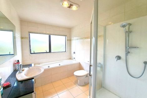 Photo of property in 3 Spoonbill Place, Unsworth Heights, Auckland, 0632
