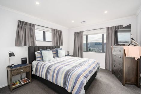 Photo of property in 4 Antigua Way, Grenada Village, Wellington, 6037