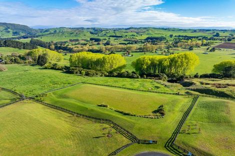 Photo of property in 1 Taumata Rise, Acacia Bay, 3385