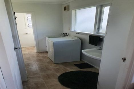 Photo of property in 19b Nutsey Avenue, Northcote, Auckland, 0627