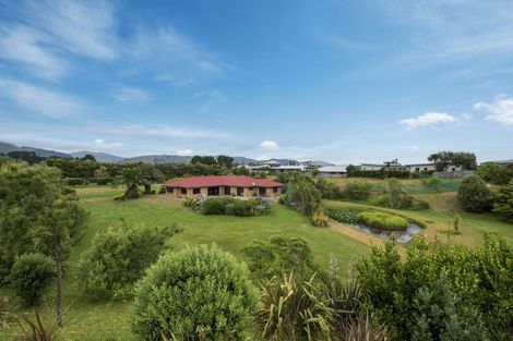 Photo of property in 47 Rutherford Drive, Waikanae Beach, Waikanae, 5036