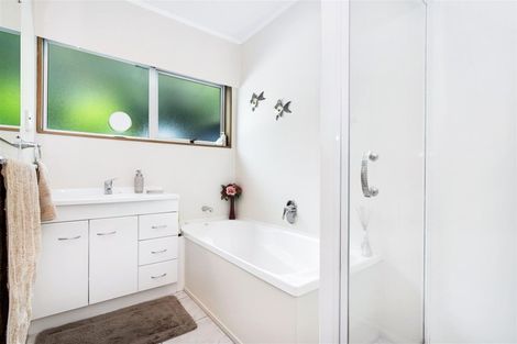 Photo of property in 2/266 Western Hills Drive, Avenues, Whangarei, 0110