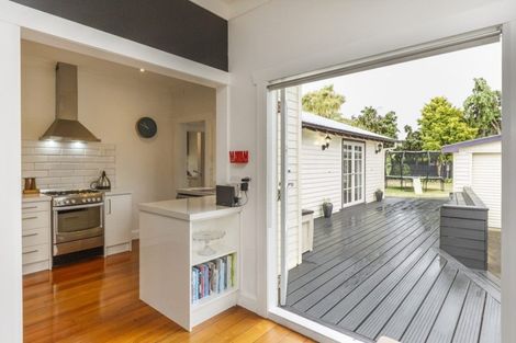 Photo of property in 17 Chelwood Street, Takaro, Palmerston North, 4412