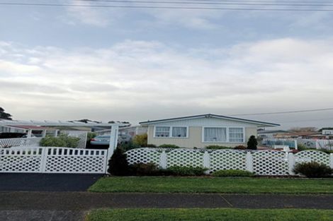 Photo of property in 11 Iredale Road, Hawera, 4610