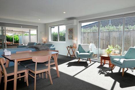 Photo of property in 5 Mahia Lane, Waikanae, 5036