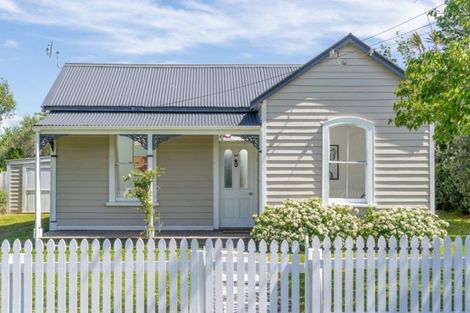Photo of property in 86 Fox Street, Featherston, 5710