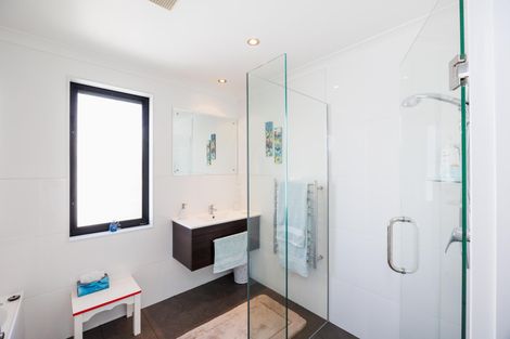 Photo of property in 27 Ruapehu Drive, Fitzherbert, Palmerston North, 4410