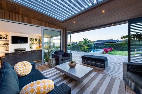 Photo of property in 42 Braemar Road, Rothesay Bay, Auckland, 0630