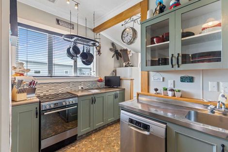 Photo of property in 9 Maunder Street, Marton, 4710