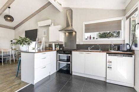 Photo of property in 6a Tiri Road, Manly, Whangaparaoa, 0930